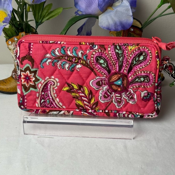 NWT Vera Bradley Call Me Coral Wristlet Retired Pattern - Picture 5 of 8